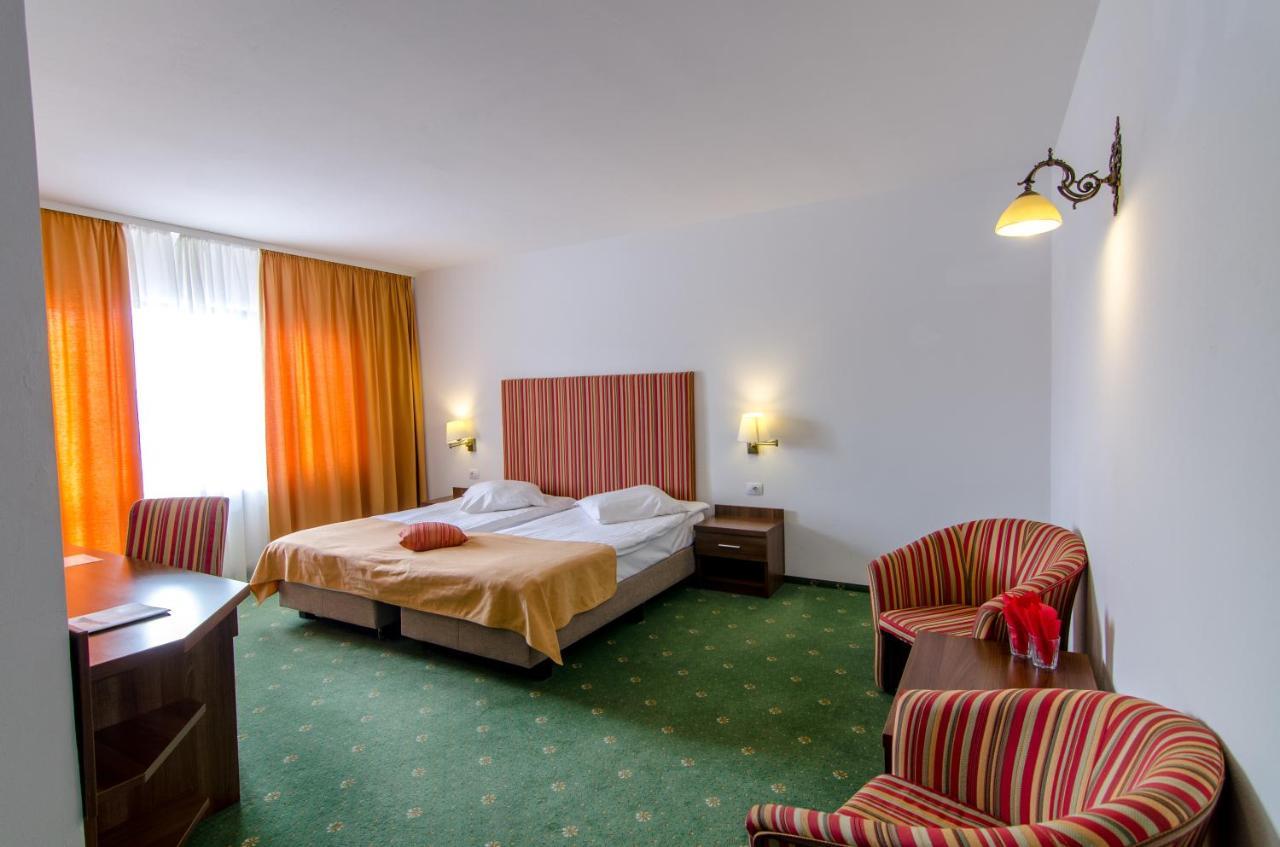 Cheile Gradistei Fundata Resort Exterior photo