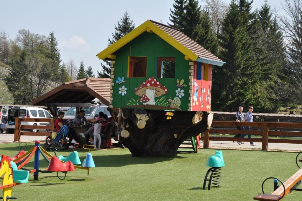 Cheile Gradistei Fundata Resort Exterior photo
