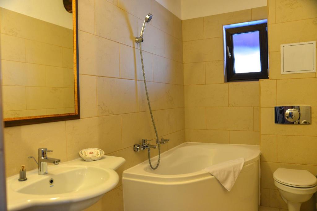 Cheile Gradistei Fundata Resort Exterior photo