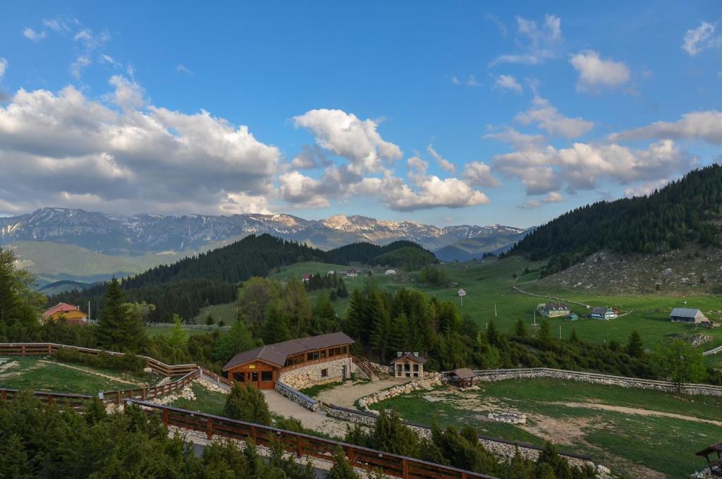 Cheile Gradistei Fundata Resort Exterior photo